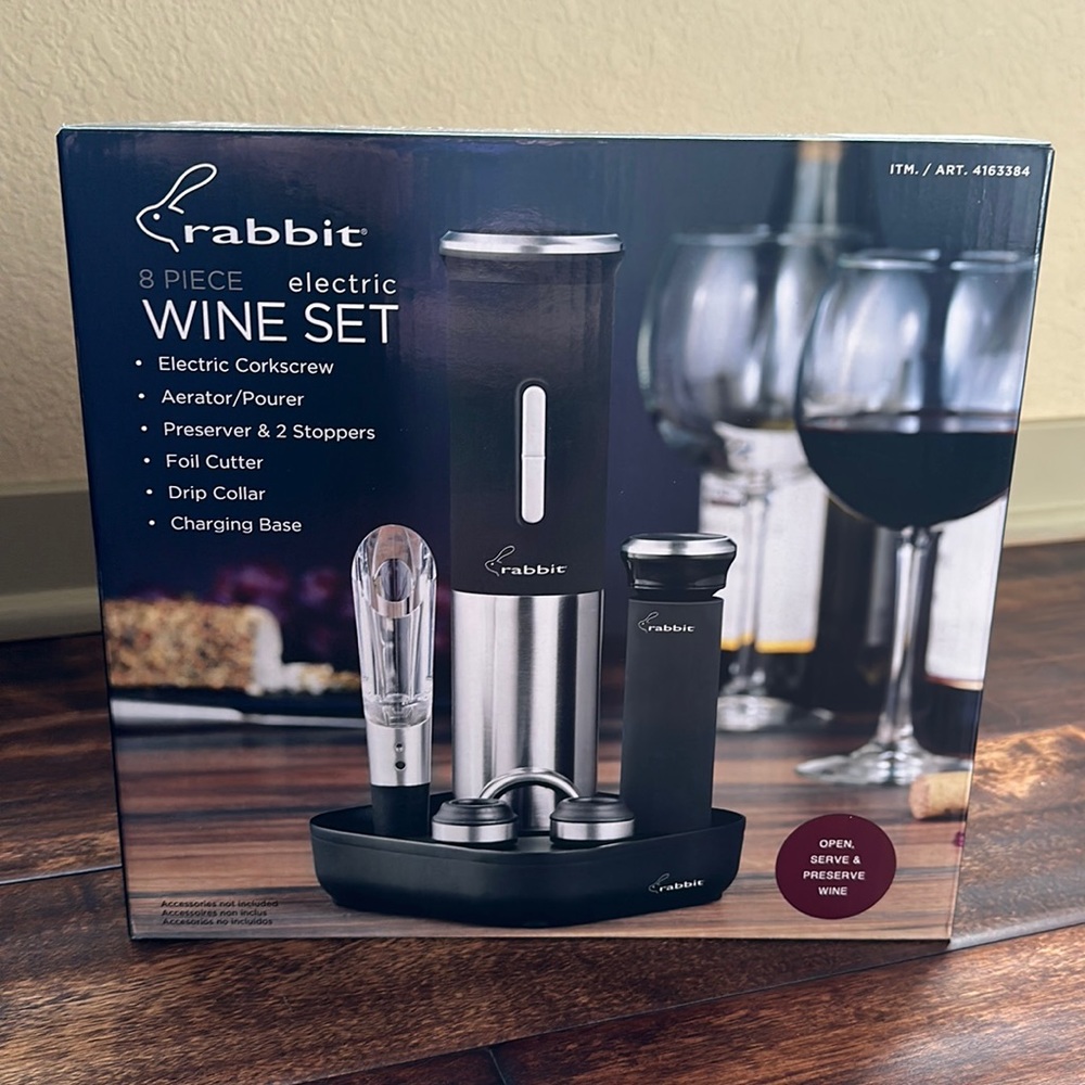 Rabbit 8-Piece Electric WINE SET, New!